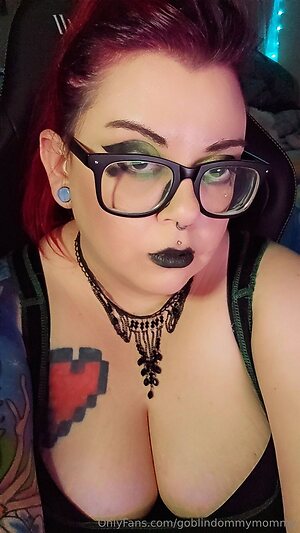 goblindommymommy Nude Leaked Photo #11