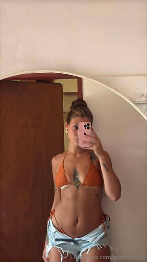 goddesskylii Nude Leaked Photo #7