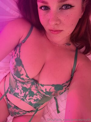 gracesmyth Nude Leaked Photo #4