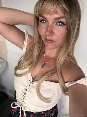 gracesmyth Nude Leaked Photo #11