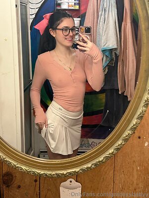 graceyybabyy Nude Leaked Photo #16