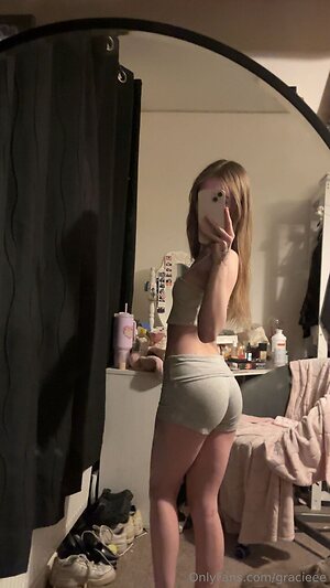 gracieee Nude Leaked Photo #6