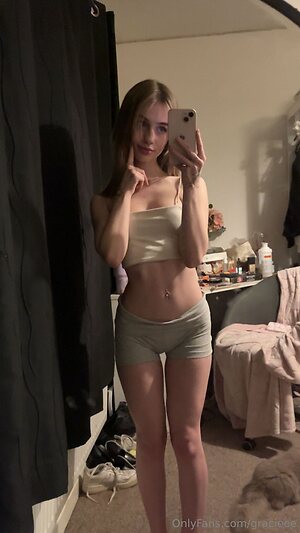 gracieee Nude Leaked Photo #7