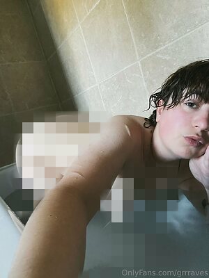grrraves Nude Leaked Photo #35