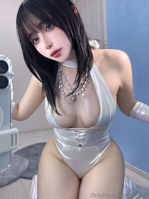 hal h l Nude Leaked Photo #23