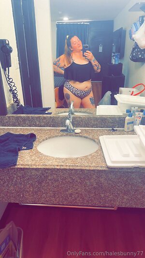 halesbunny77 Nude Leaked Photo #5
