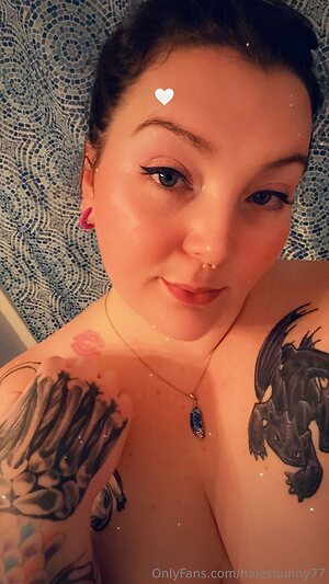 halesbunny77 Nude Leaked Photo #17