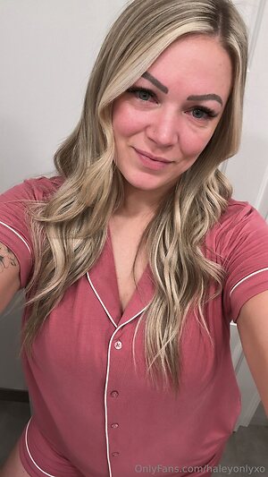 haleyonlyxo Nude Leaked Photo #20