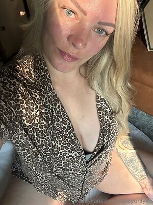 haleyonlyxo Nude Leaked Photo #34