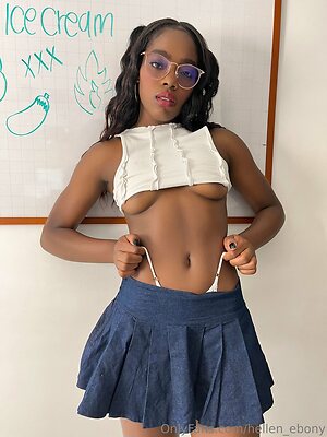 hellen ebony Nude Leaked Photo #7