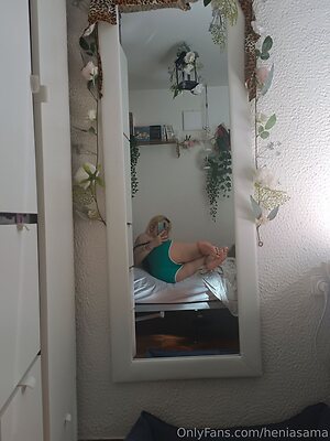 heniasama Nude Leaked Photo #13