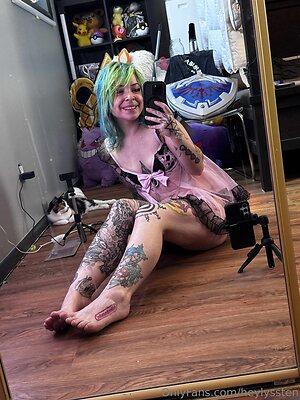 heylyssten Nude Leaked Photo #13