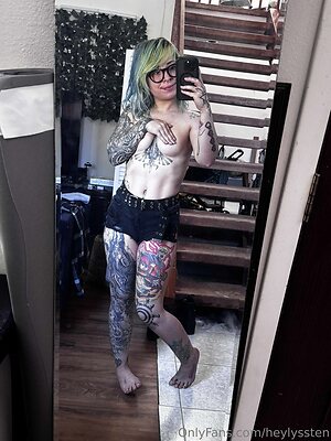 heylyssten Nude Leaked Photo #29