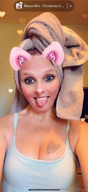 horneywife premium Nude Leaked Photo #19