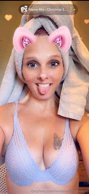 horneywife premium Nude Leaked Photo #23