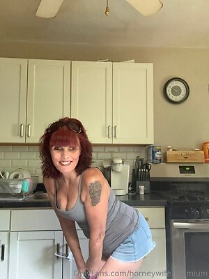 horneywife premium Nude Leaked Photo #28