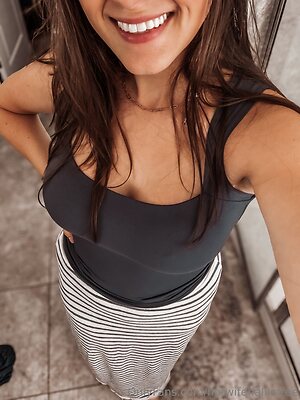 hotwifehalliefree Nude Leaked Photo #2