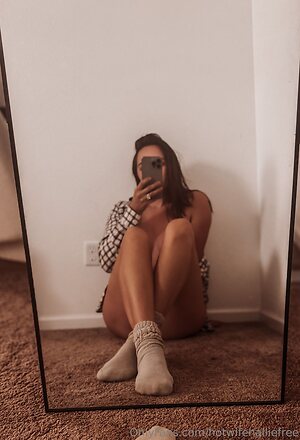 hotwifehalliefree Nude Leaked Photo #7