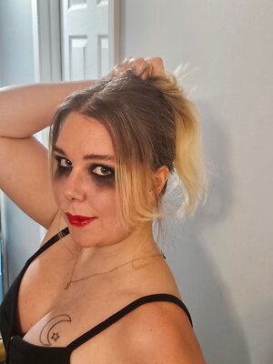 hotwifetessa Nude Leaked Photo #15