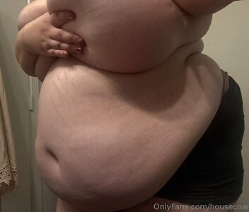housecow Nude Leaked Photo #11
