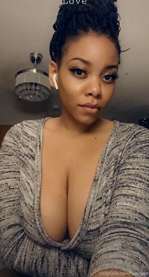 hunnyeb Nude Leaked Photo #14