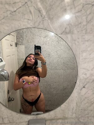 iamjuicykk Nude Leaked Photo #5