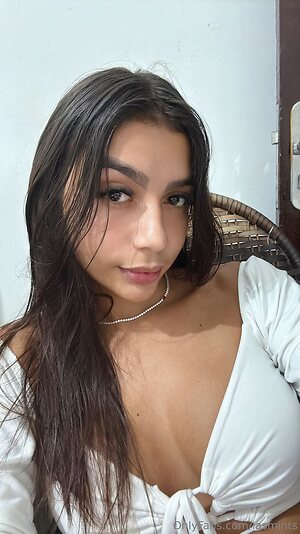 iasmints Nude Leaked Photo #31