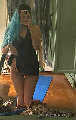 iceghirl Nude Leaked Photo #4