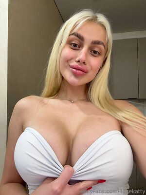 ilovekatty Nude Leaked Photo #3