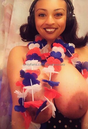 ilovelauraxo Nude Leaked Photo #5