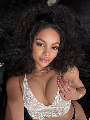 imannijackson Nude Leaked Photo #4