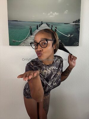 imenacarlisle Nude Leaked Photo #8