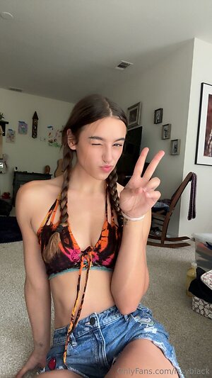 issyblack Nude Leaked Photo #27