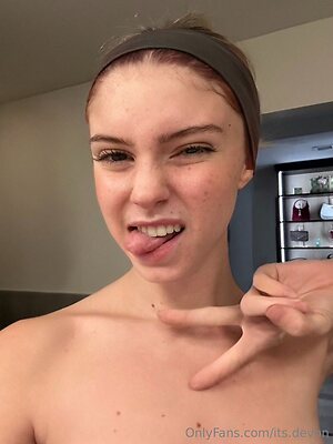 its devon Nude Leaked Photo #16