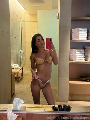 itsalinalopez Nude Leaked Photo #4
