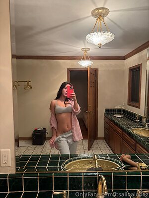 itsalinalopez Nude Leaked Photo #29