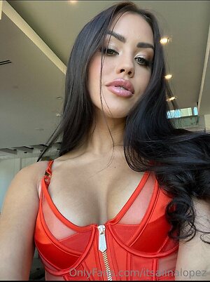 itsalinalopez Nude Leaked Photo #50