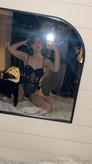 itty bitty batty Nude Leaked Photo #10