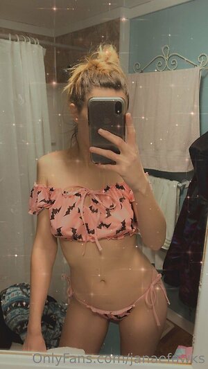 janaefawks Nude Leaked Photo #31