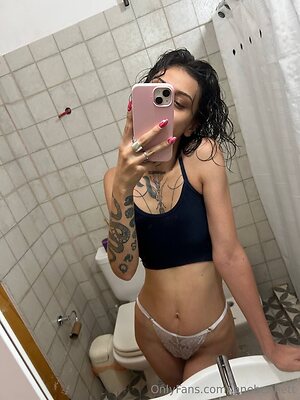 janebennett Nude Leaked Photo #4