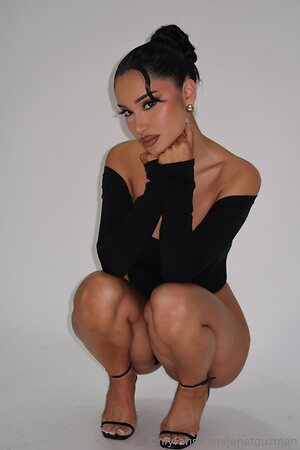 janetguzman Nude Leaked Photo #5