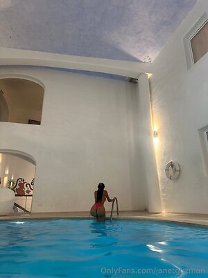 janetguzman Nude Leaked Photo #20