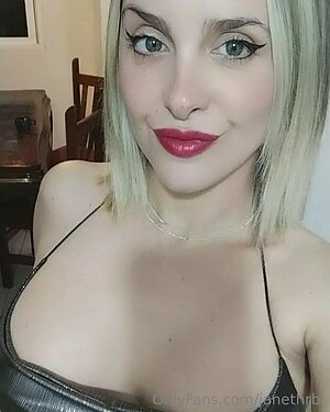 janethrbt Nude Leaked Photo #6