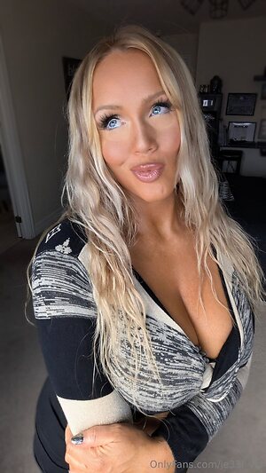 je33i vip Nude Leaked Photo #21