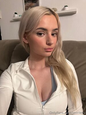 jenrileyy Nude Leaked Photo #9