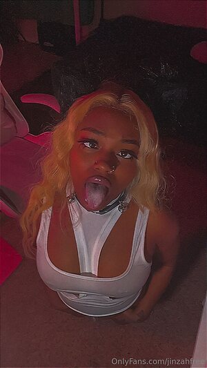 jinzahfree Nude Leaked Photo #14