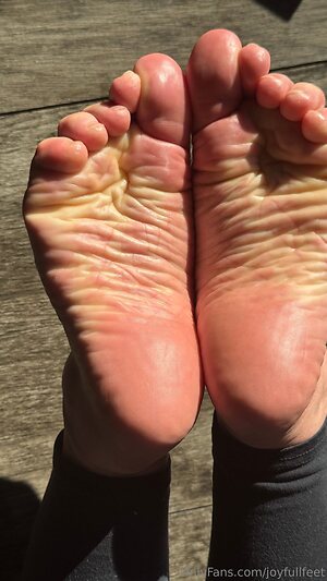 joyfullfeet Nude Leaked Photo #2