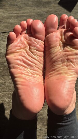 joyfullfeet Nude Leaked Photo #4