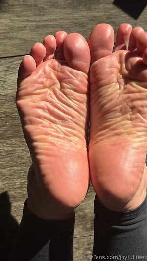 joyfullfeet Nude Leaked Photo #5