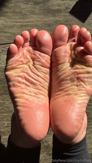 joyfullfeet Nude Leaked Photo #8